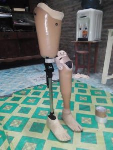 model kaki palsu